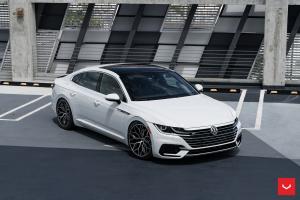 Volkswagen Arteon 4Motion R-Line on Vossen Wheels (HF-2) 2018 года